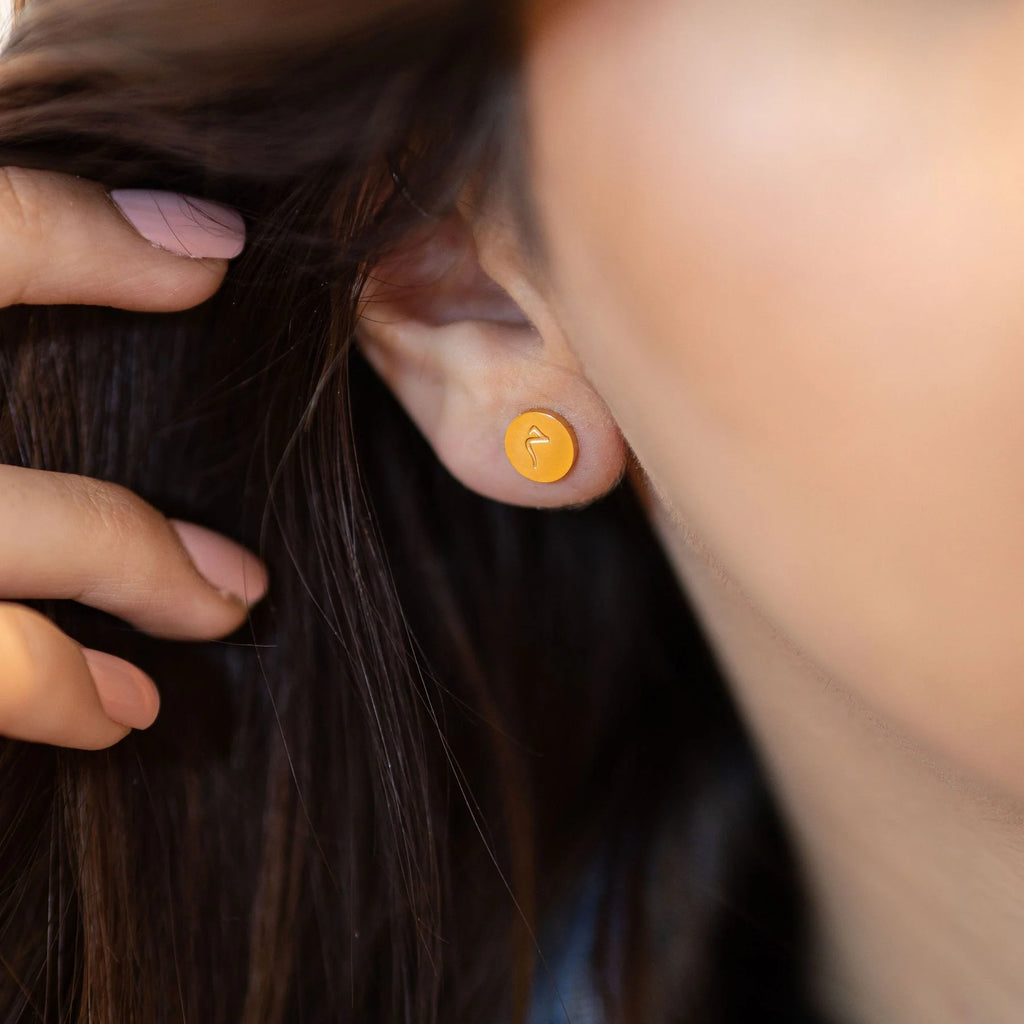 Elli Orecchini A Borchia Iniziale M In Argento 925 Placcato Oro – Gioiello Minimalista E Regalo Elegante Per Lei