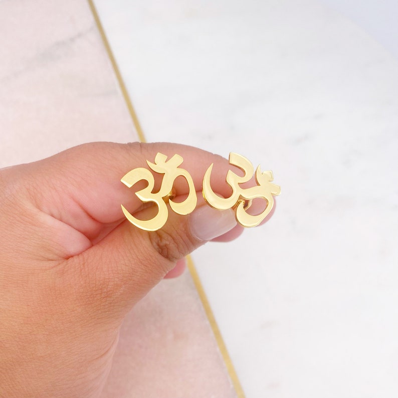Premium Om Cufflinks – Gold or Silver Plated