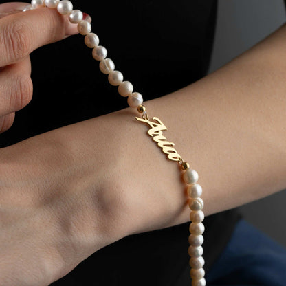 Luxury in Every Detail – Custom Name Bracelet with Pearls and Anti-Tarnish Finish